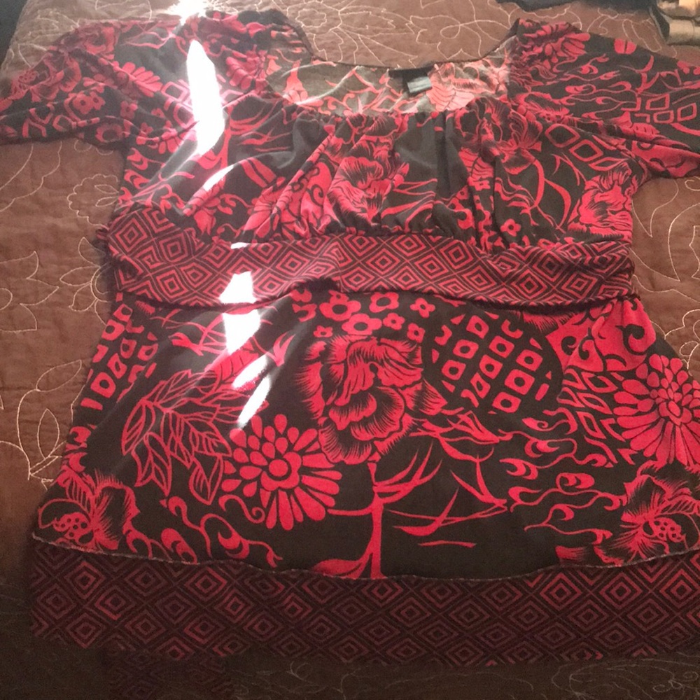 Dressy tie back black and red stretchy Top
